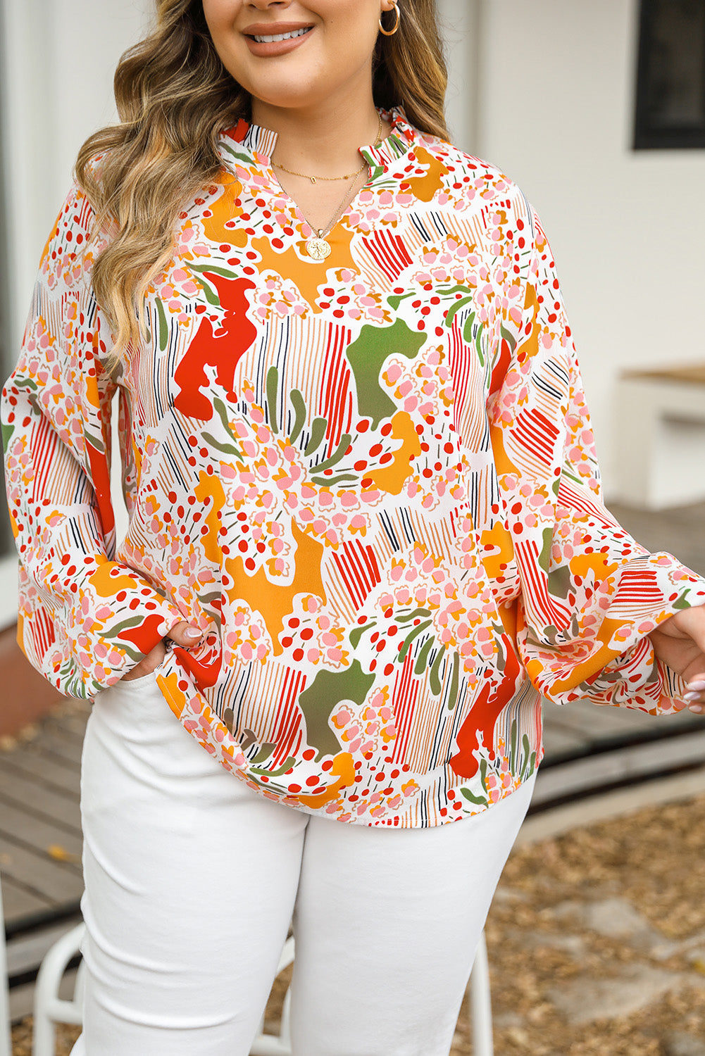 Oranje bedrukte bloemen-abstracte print met ruches en V-hals, grote maat blouse