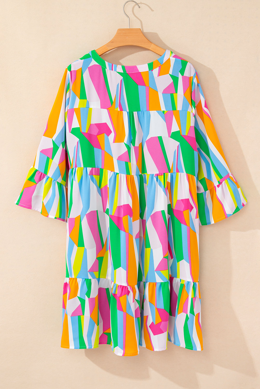 Multicolour plus -size levendige abstracte print gelaagde gegolfde mini -jurk