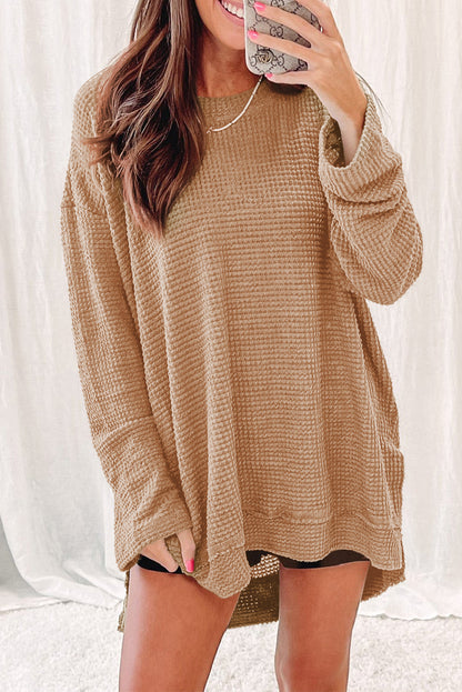 Kaki wafelgebreide oversized top met hoge splitten