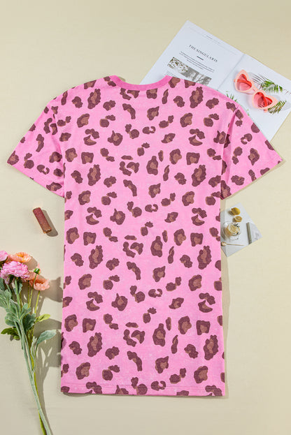 Roze mini-jurk met zijpocket en luipaardprint met minerale wassing