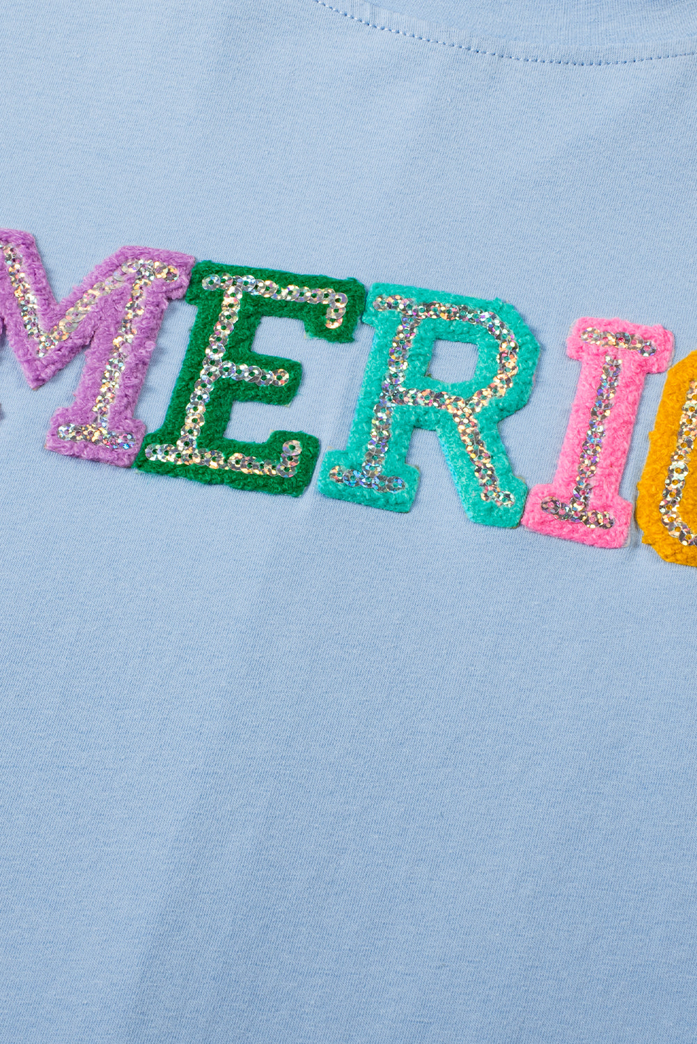 Mistblauw Sparkle America Pastel geborduurd grafisch T-shirt