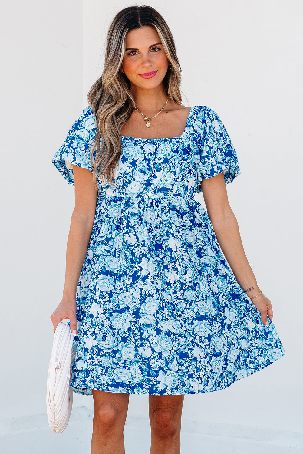 Blauwe bloemen puff mouw babydoll mini -jurk