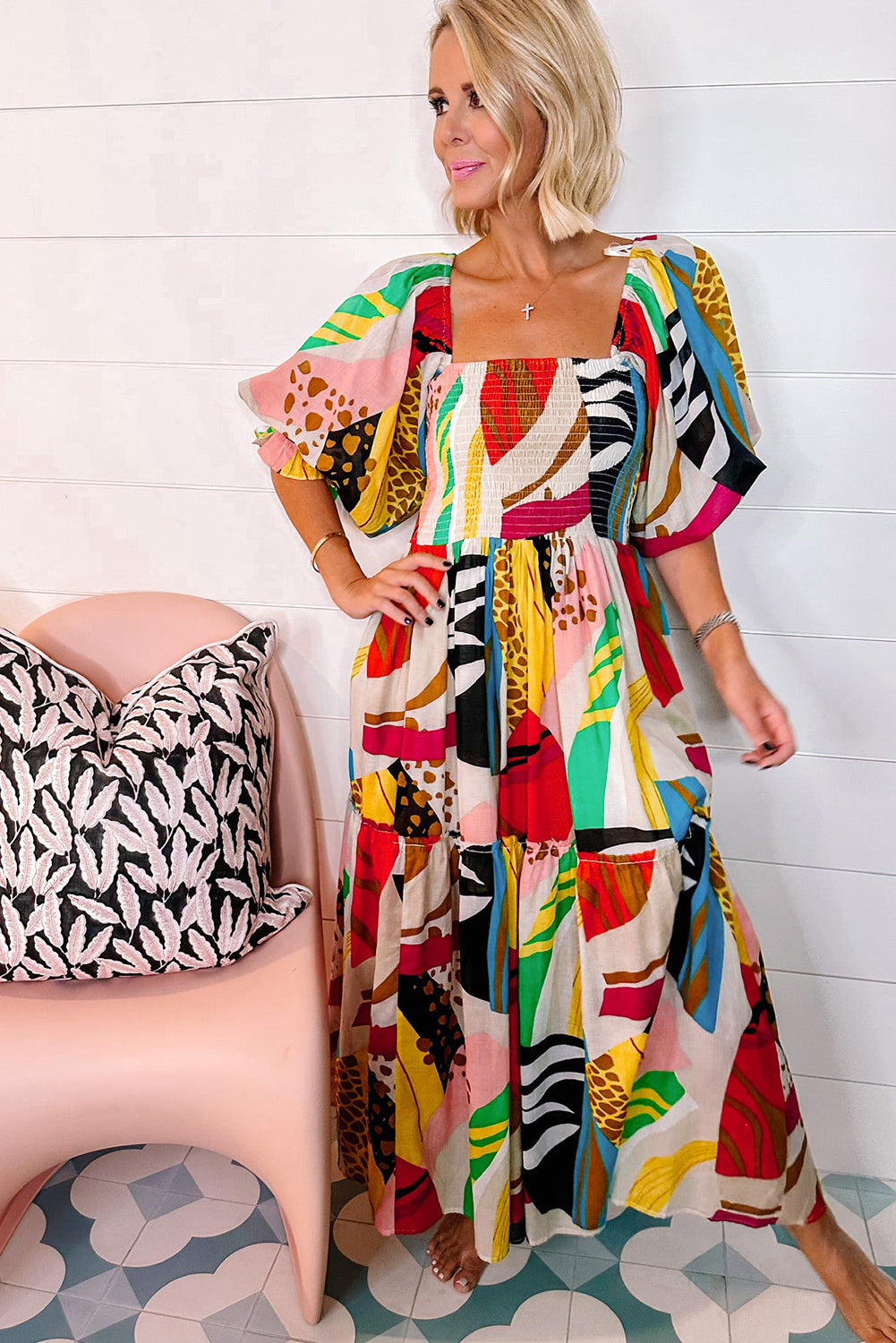 Witte vierkante nek gesmokte abstracte print boho maxi jurk