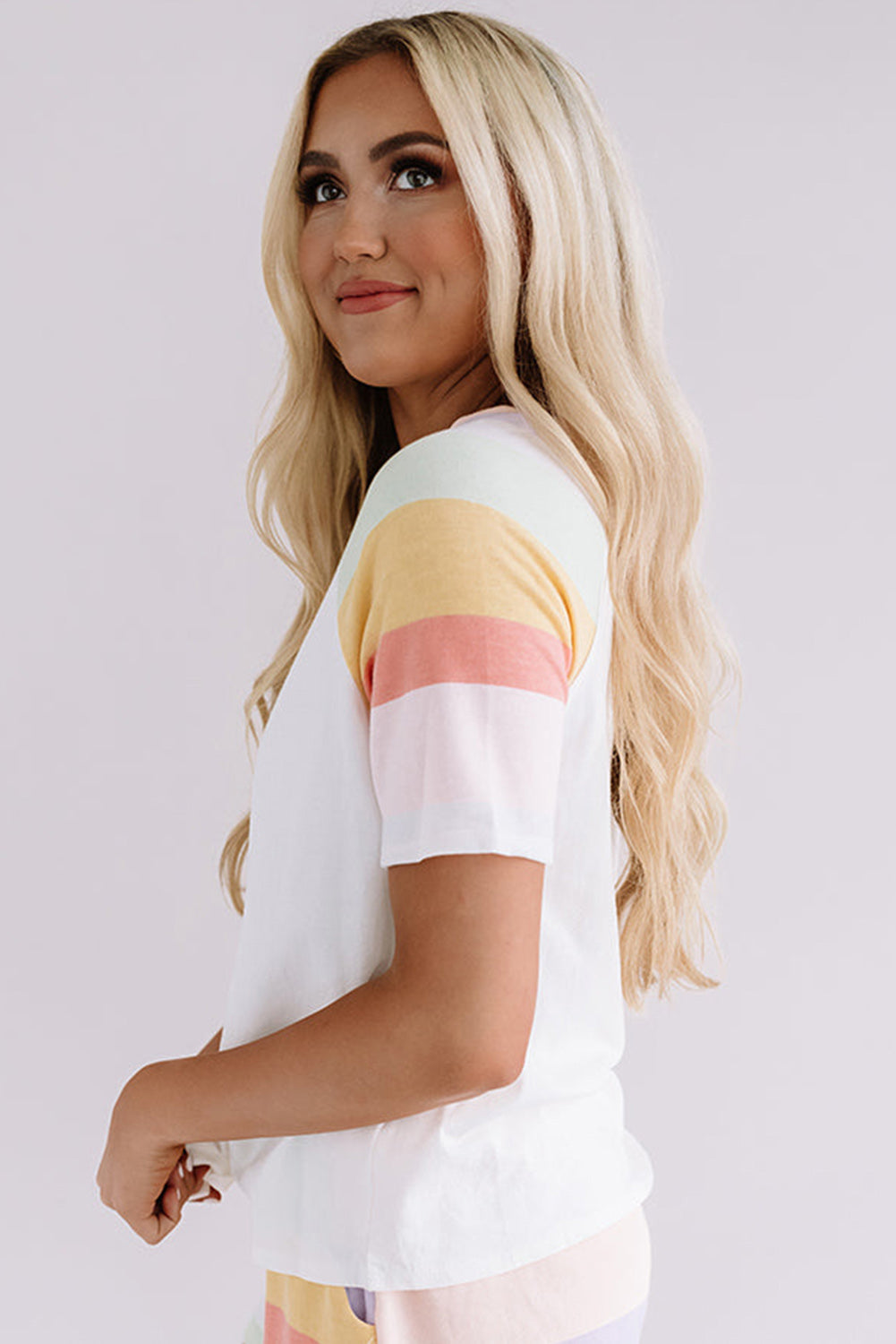 Witte regenboog gestreepte t -shirt en shorts set