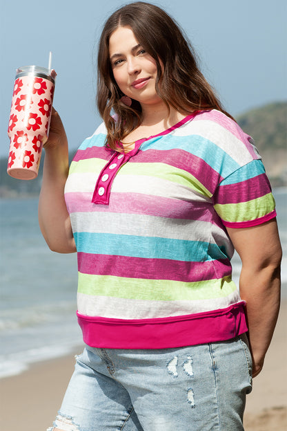 Grote maten getextureerde gebreide Henley-top met korte mouwen en roze strepen