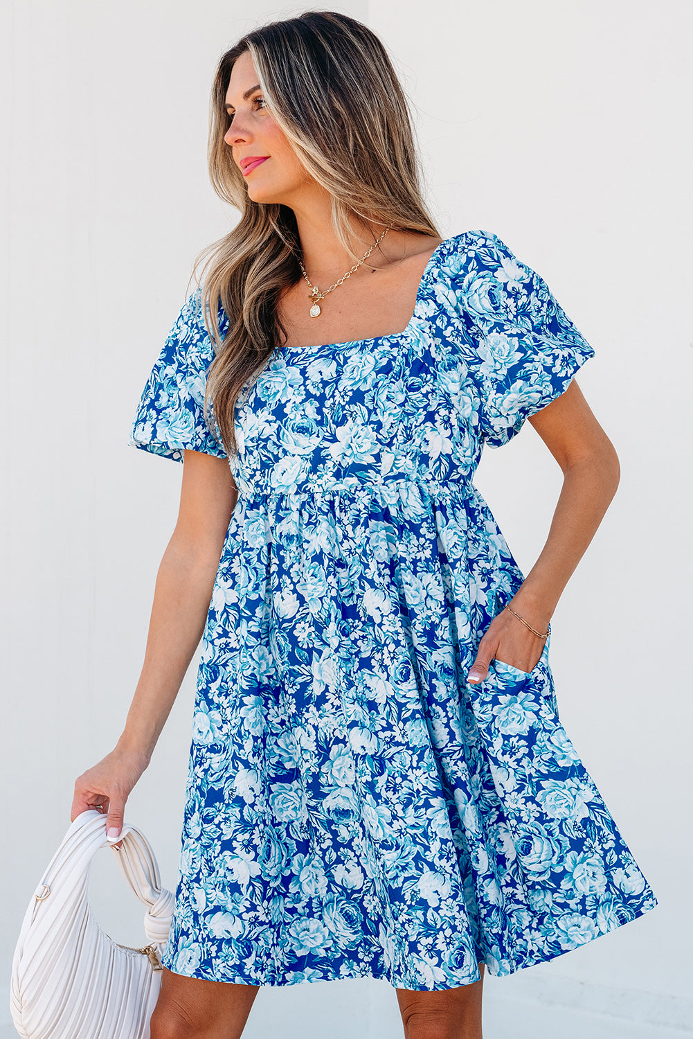 Blauwe bloemen puff mouw babydoll mini -jurk