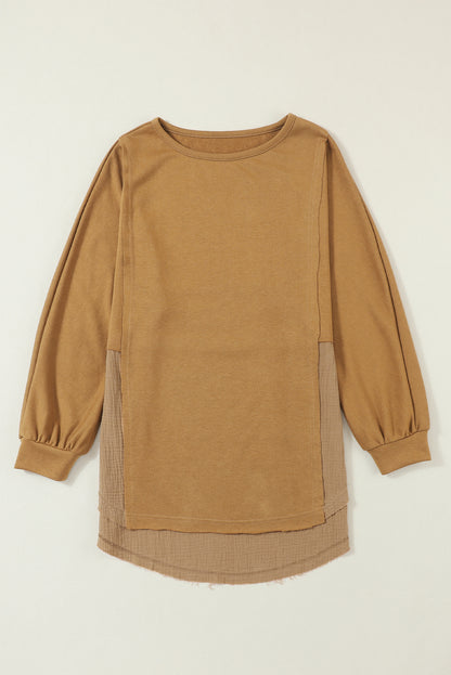 Camel gekreukelde splitsen ruwe zoom hoge lage oversized blouse