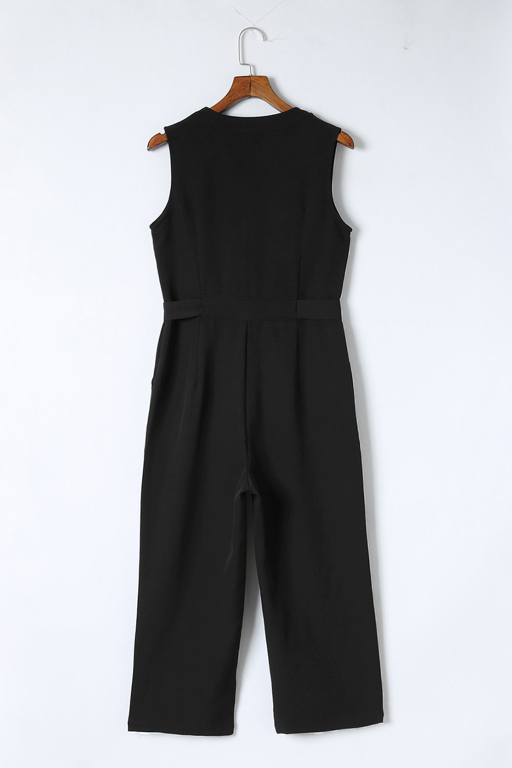 Zwarte mouwloze cropped jumpsuit met knopen en sjerp