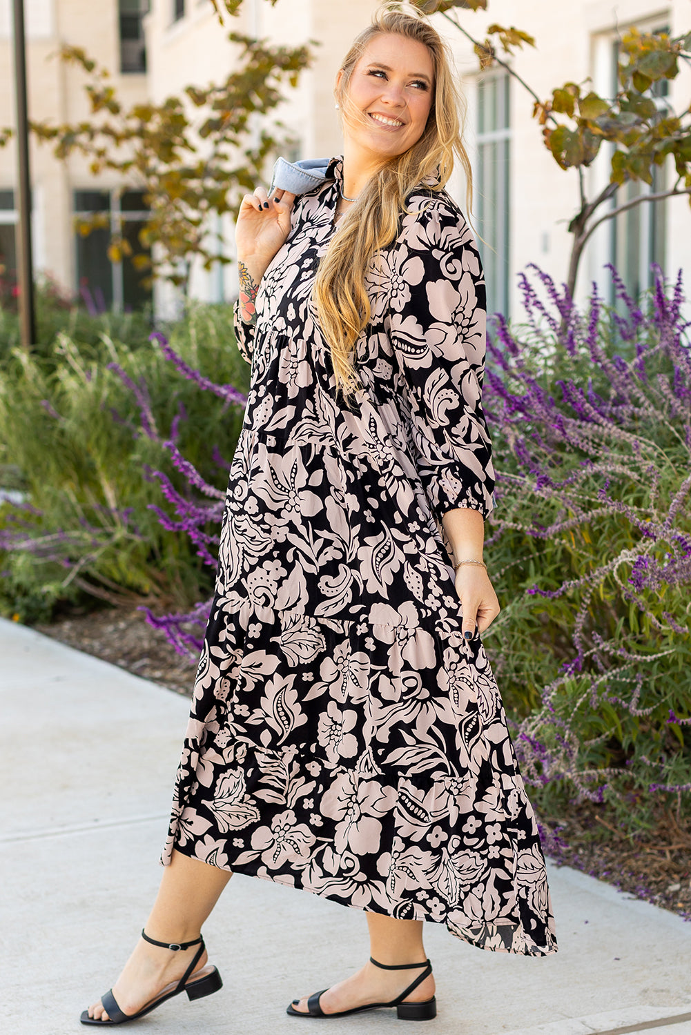 Zwart plus size bloemen gedrukte puff mouw collared maxi -jurk