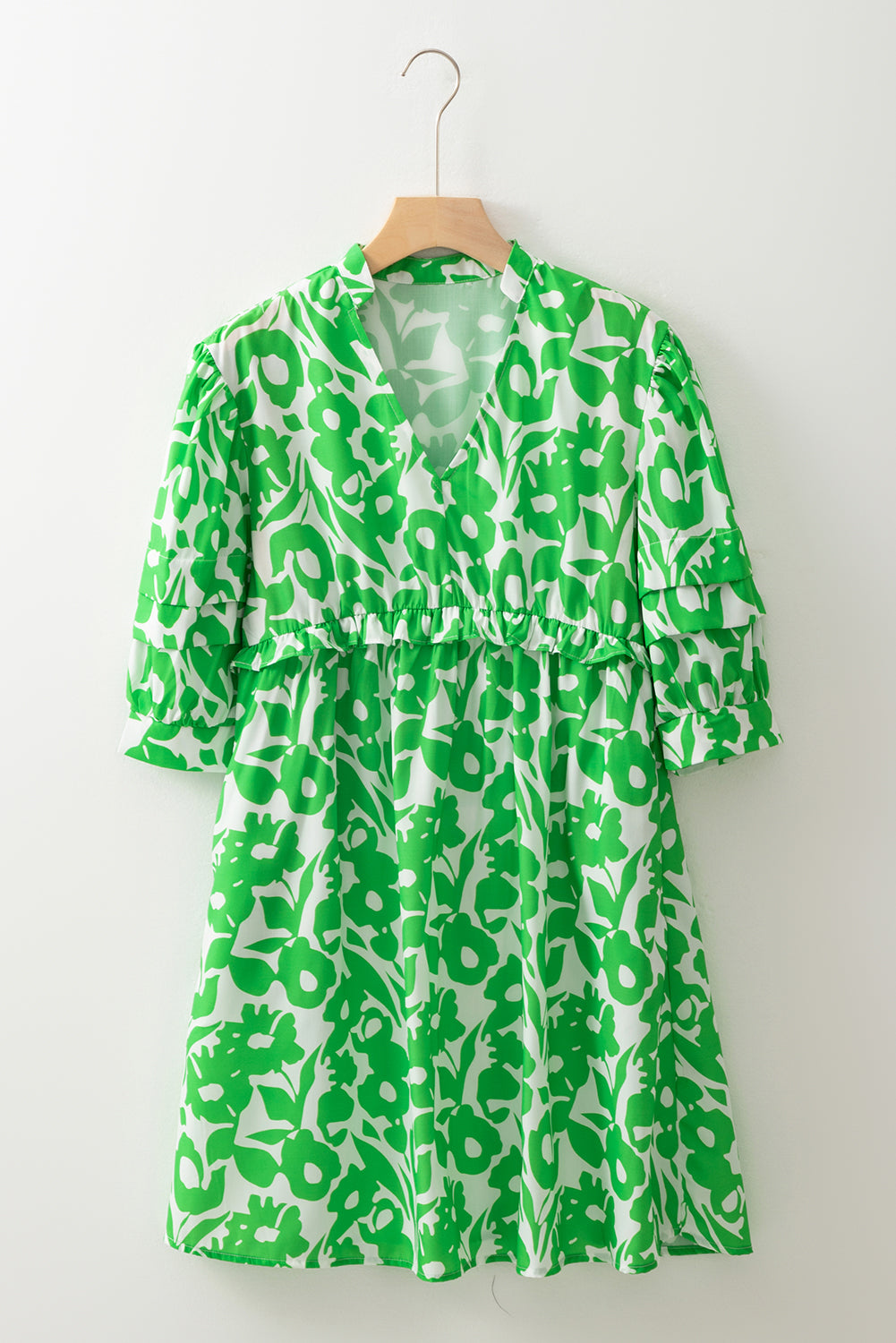 Groene bloemenprint Buff halve mouw v nek babydoll jurk