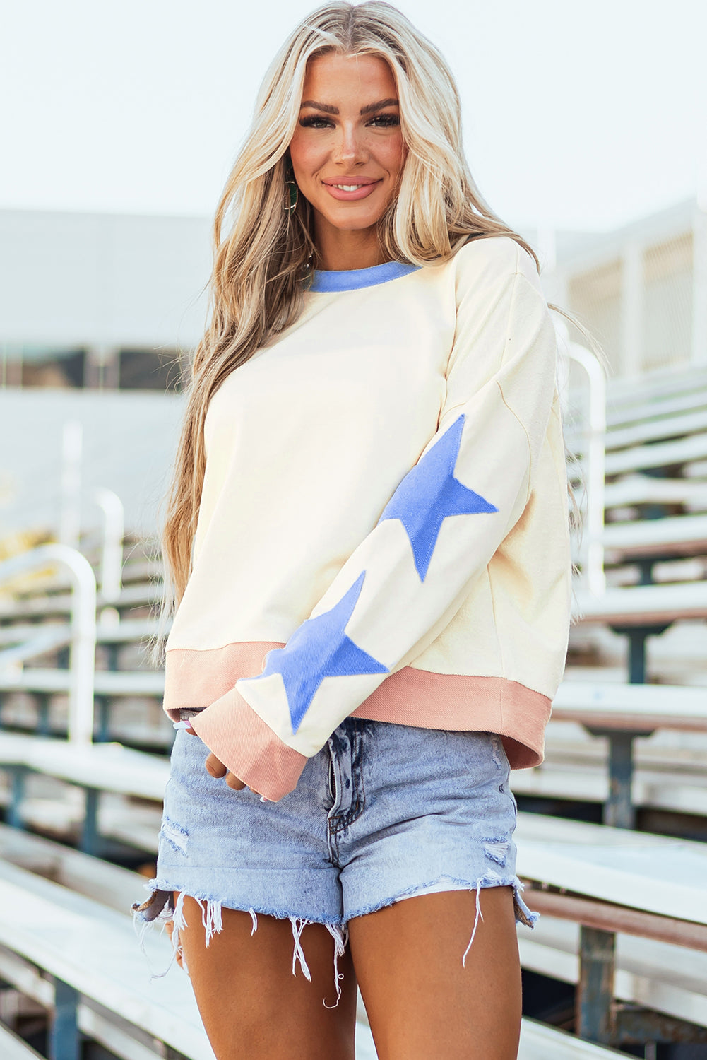 Beige Star Patchwork Oversized Sweatshirt met zichtbare naden