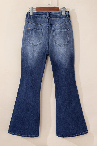 Hemelsblauwe flare-jeans met hoge taille, gescheurde knoopsluiting