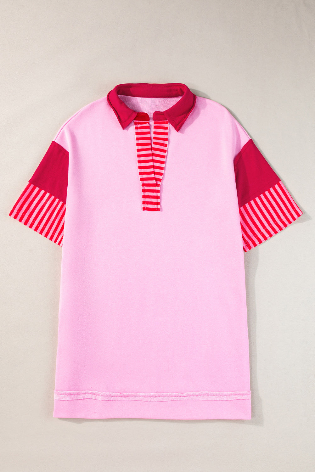 T-shirtjurk met roze strepen en colorblock-patchwork met korte mouwen