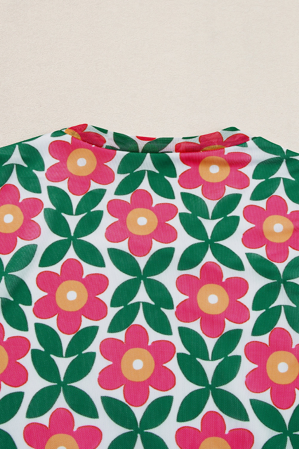 Vurig rood retro T-shirt met ronde hals en bloemenprint