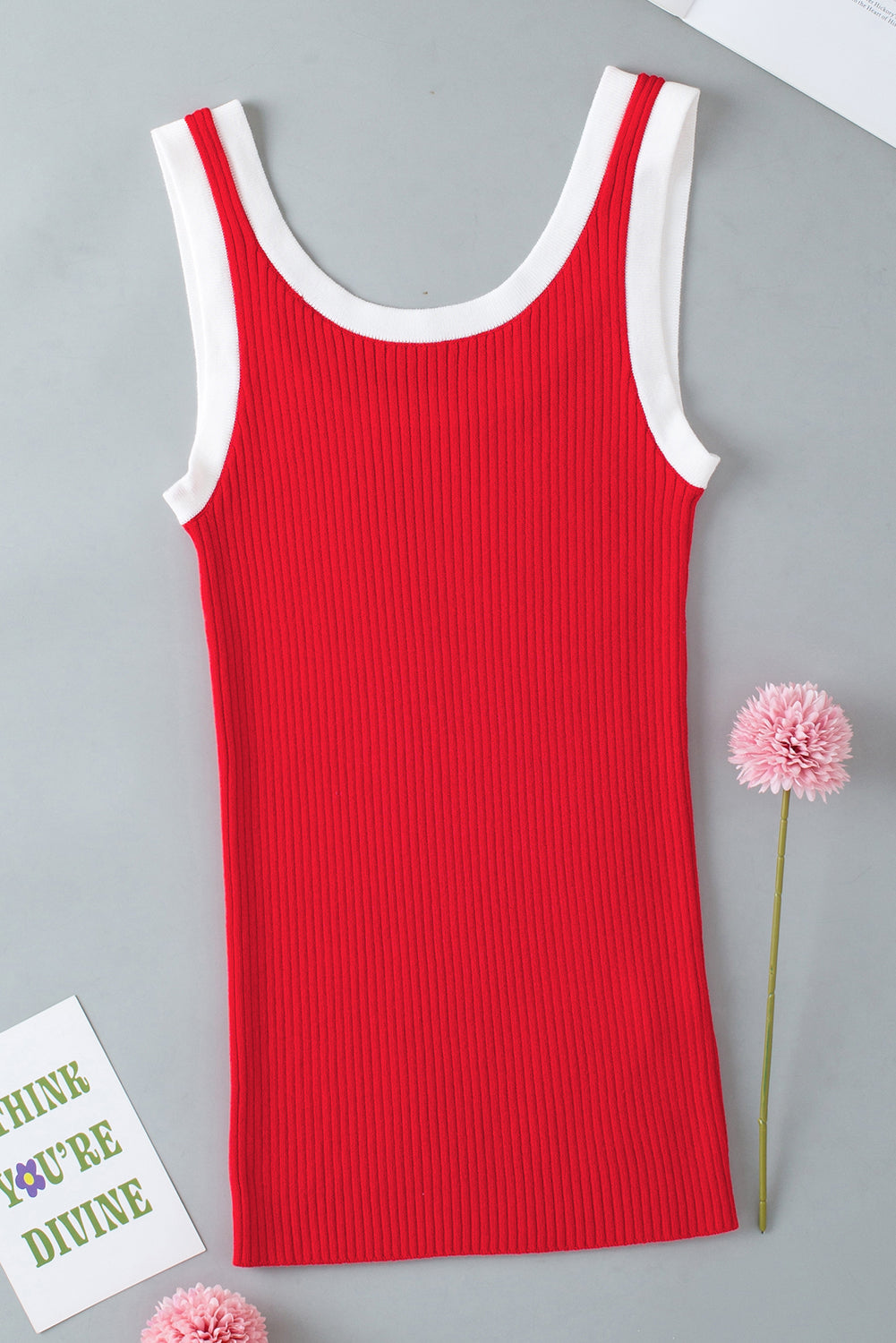 Vurig rode geribbelde tanktop met U-hals en colorblockrand