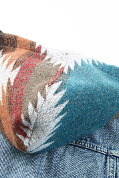 Denim jack met veelkleurige Azteekse print en rafelige zoom