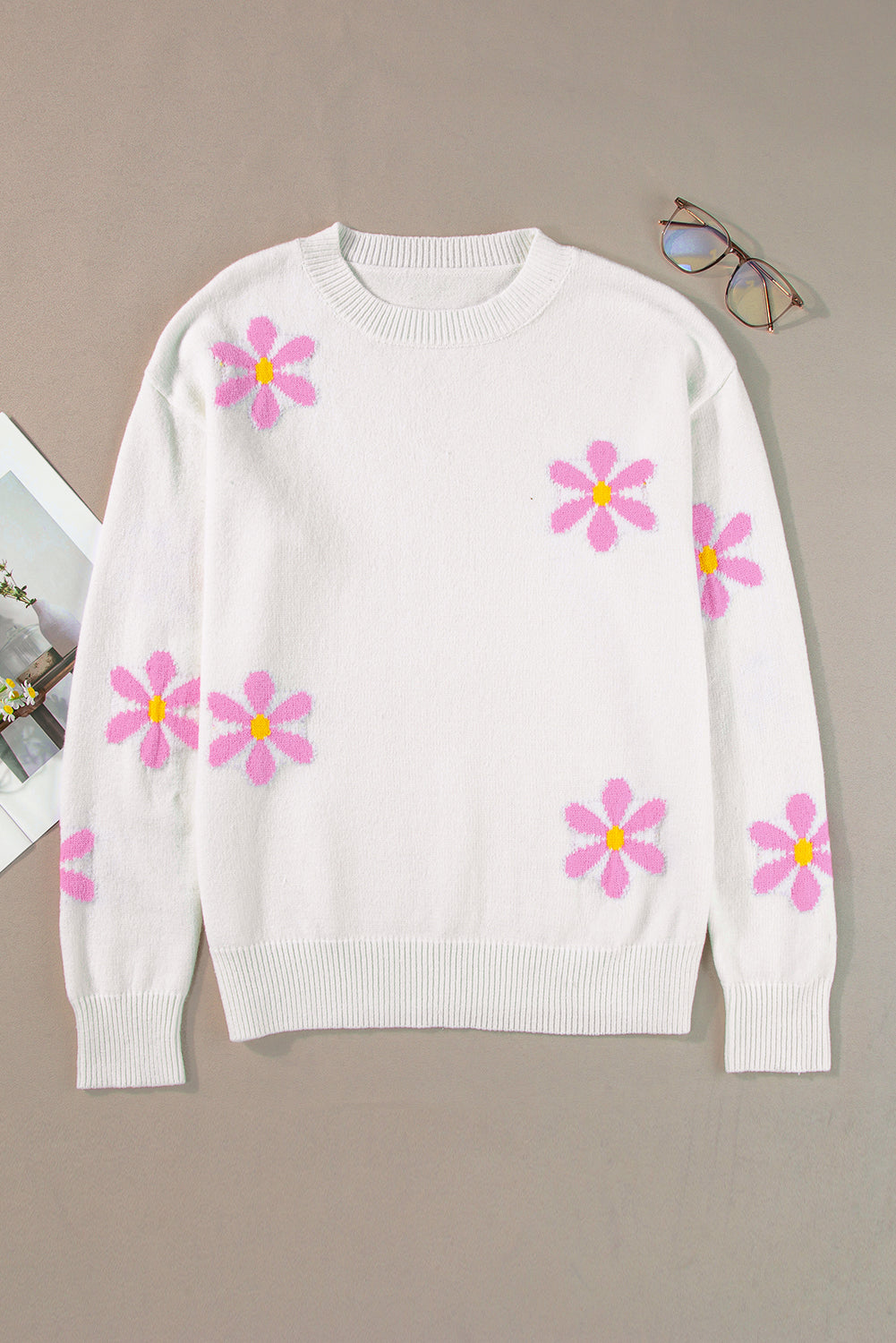 White Flower Pattern Ribbed Edge Elegant Sweater