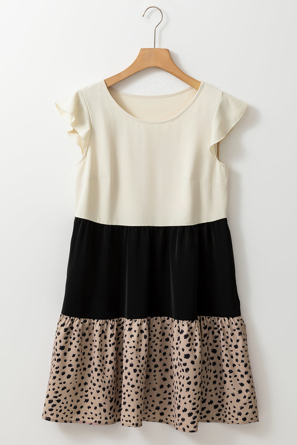 Licht Frans beige Colorblock Dalmatische print Ruffle Zoom Flowy jurk