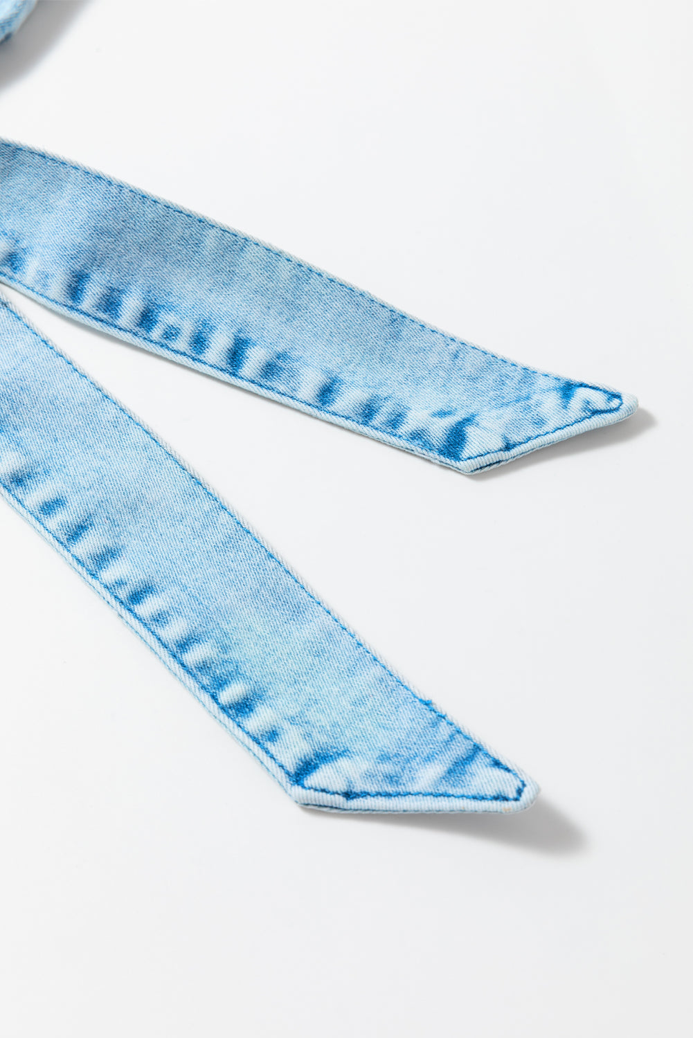 Beau blauwe spaghettibandjes denim romper met riem