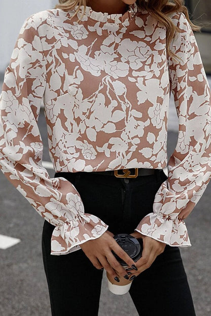 Licht Frans beige bloemenprint blouse met ruches aan de halslijn en volantmouwen