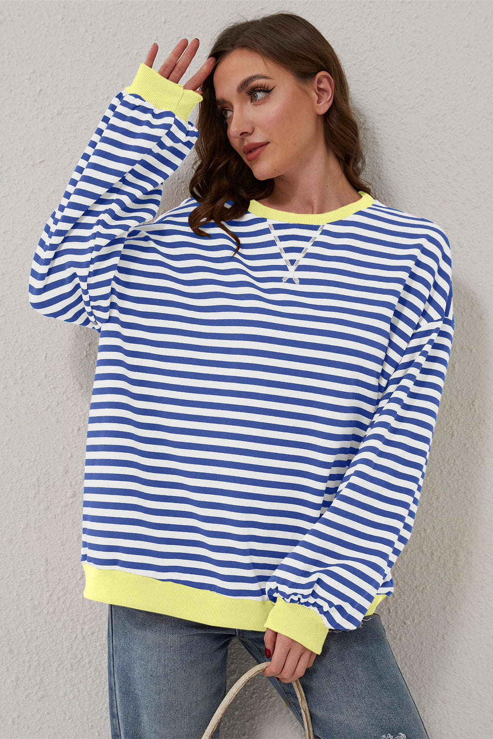 Blauw gestreept oversized sweatshirt met contrasterende rand