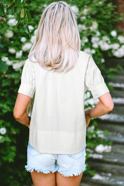 Witte blouse met effen kleur en ruches met bubbelmouwen en V-hals