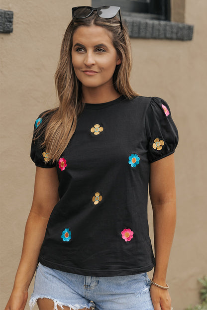 Zwart geborduurd T-shirt met korte pofmouwen en bloemen