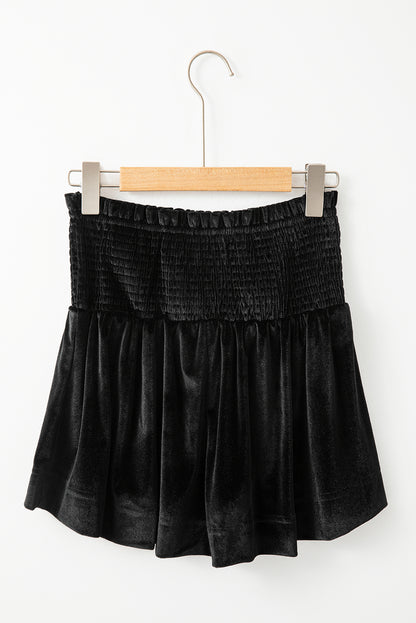 Zwarte gesmokte fluwelen shorts met hoge taille