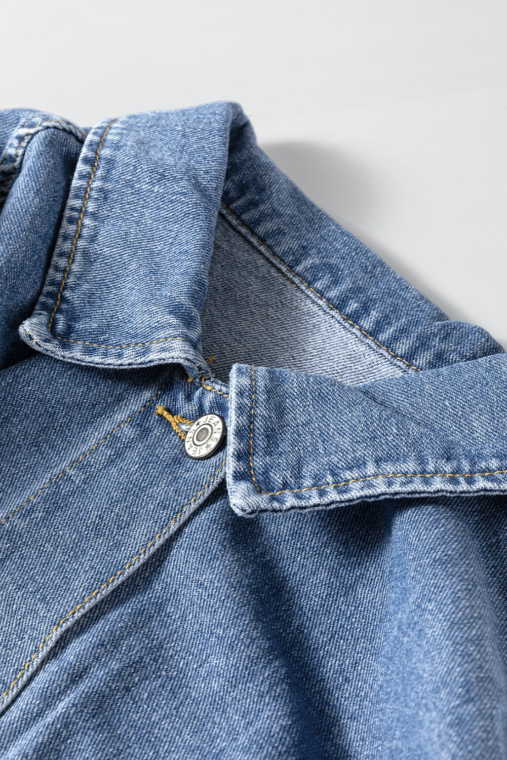 Lichtblauw gewassen oversized denim jack met zakken