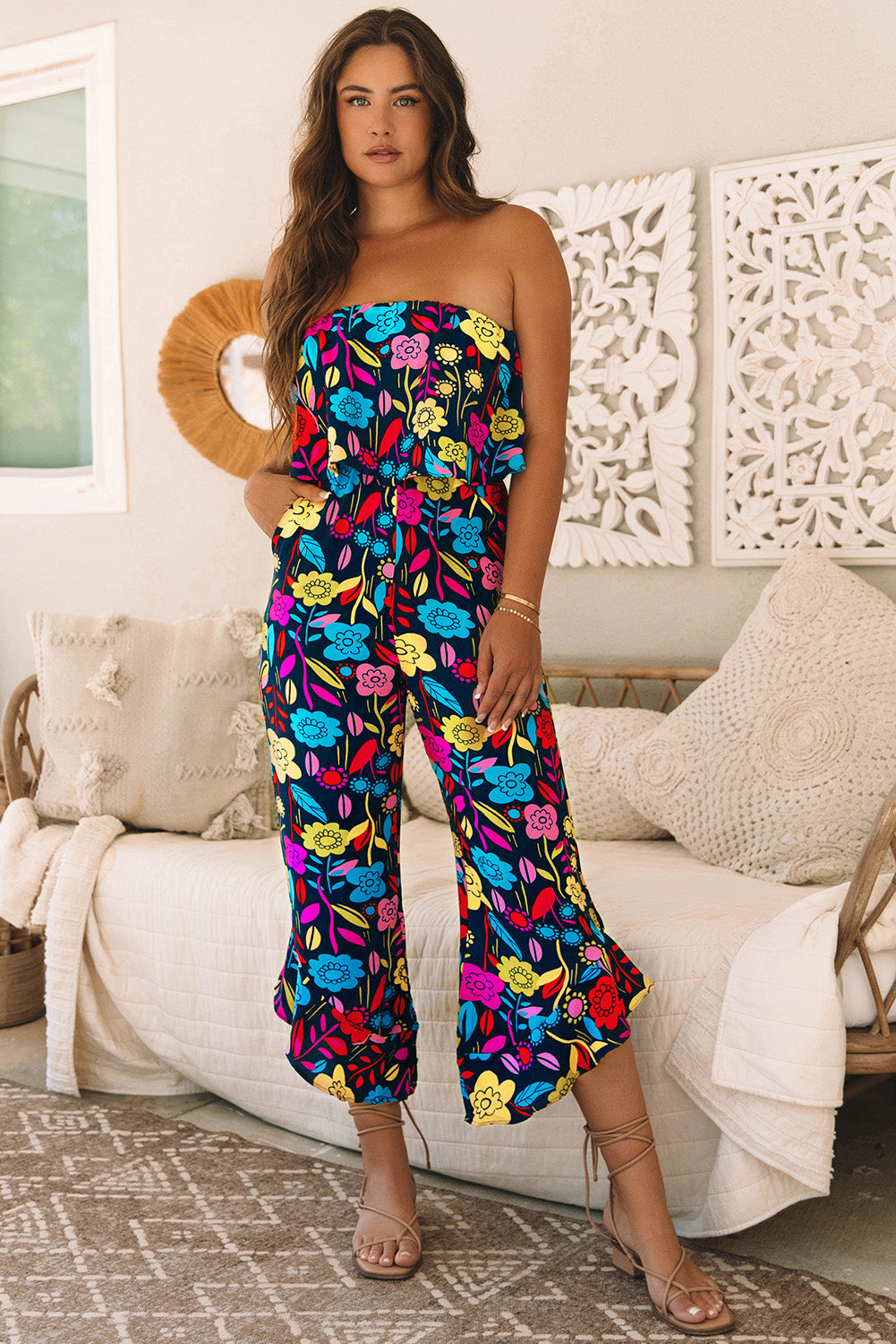 Roodmix strapless jumpsuit met ruches en tropische print