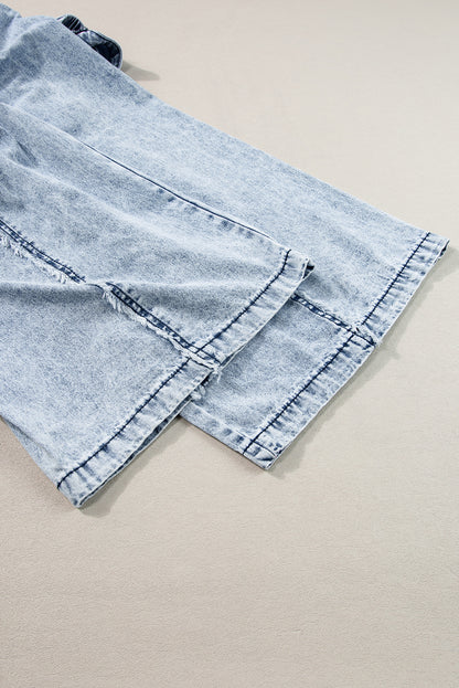 Beau Blue Light Wash Gerafelde denim overall met zichtbare naden en wijde pijpen