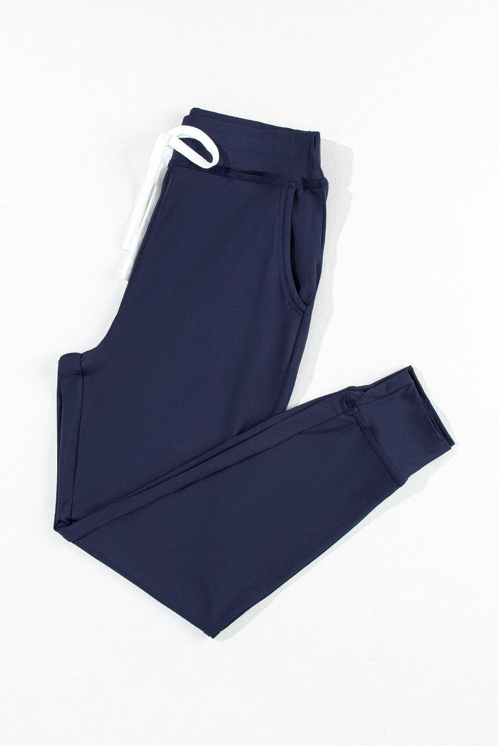 Marineblauwe joggingbroek met trekkoord in de taille en zakken