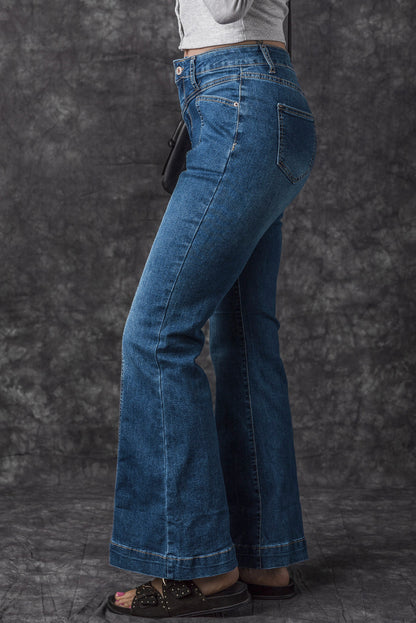 Blauwe zakflare-jeans met hoge taille en stiksels