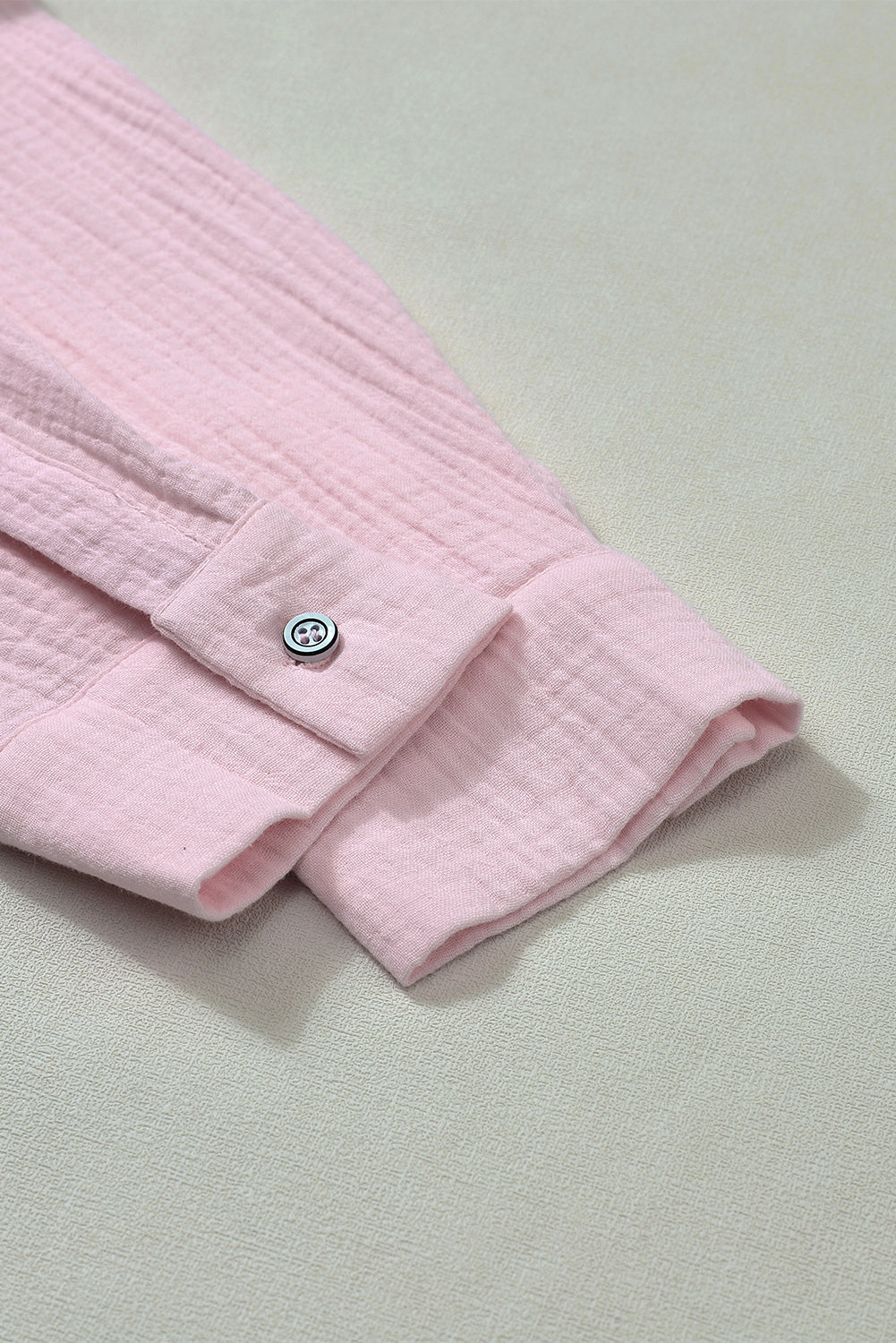 Roze gekreukelde henley-top met lange mouwen en split