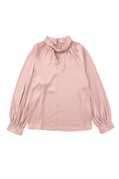 Roze satijnen blouse met hoge hals en pofmouwen