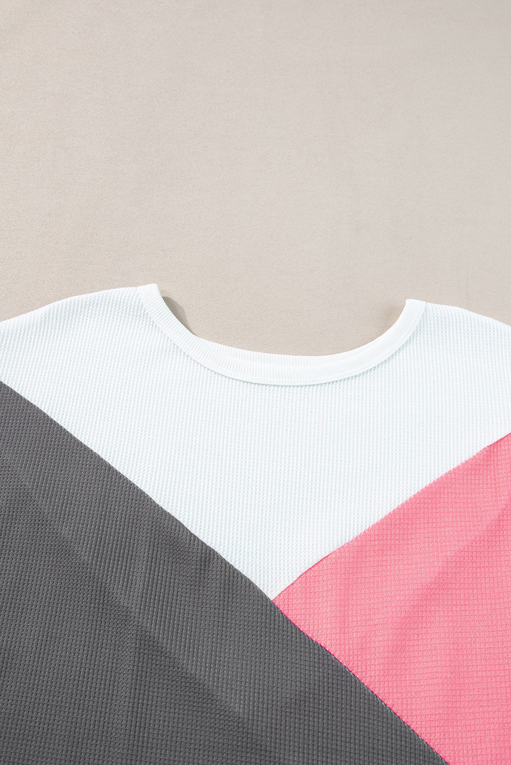 Aardbeienroze colorblock wafelgebreid T-shirt met halve mouwen