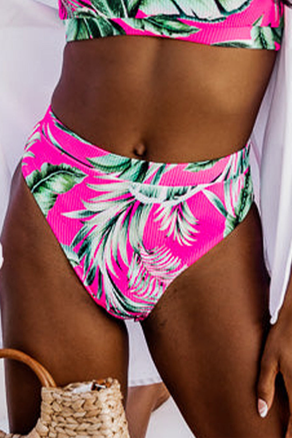 Getextureerd bikinibroekje met roze tropische print