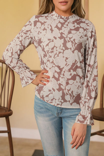 Licht Frans beige bloemenprint blouse met ruches aan de halslijn en volantmouwen