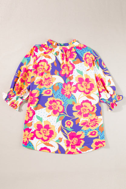 Rozerode bloemenprint, splithals, korte pofmouwen en blouse