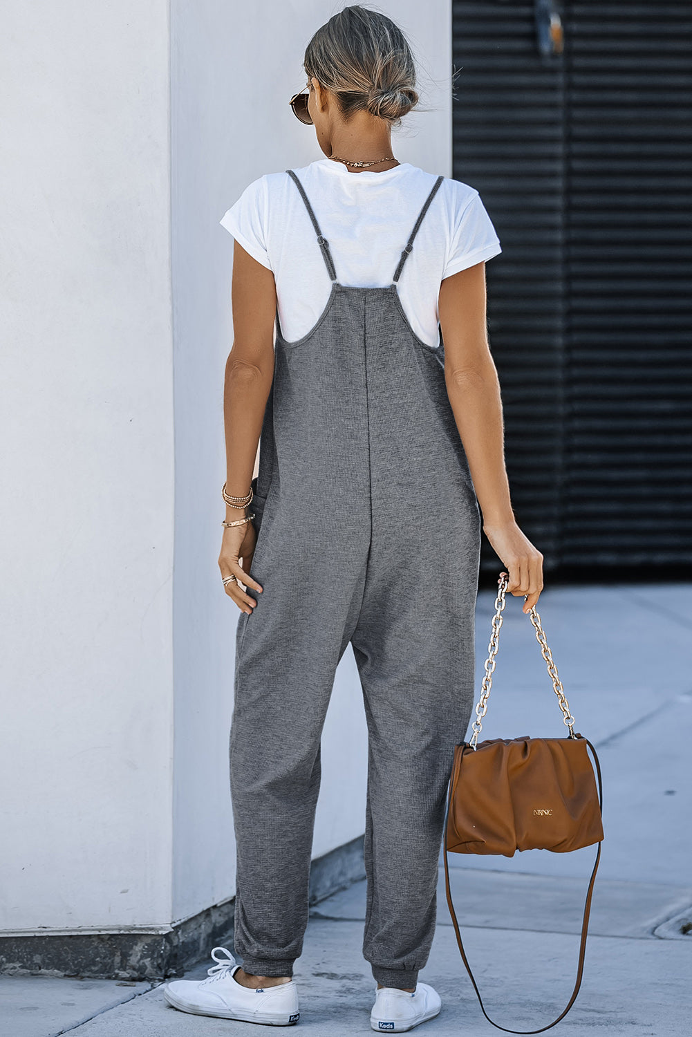 Grijze getextureerde mouwloze casual jumpsuit met V-hals en zakken