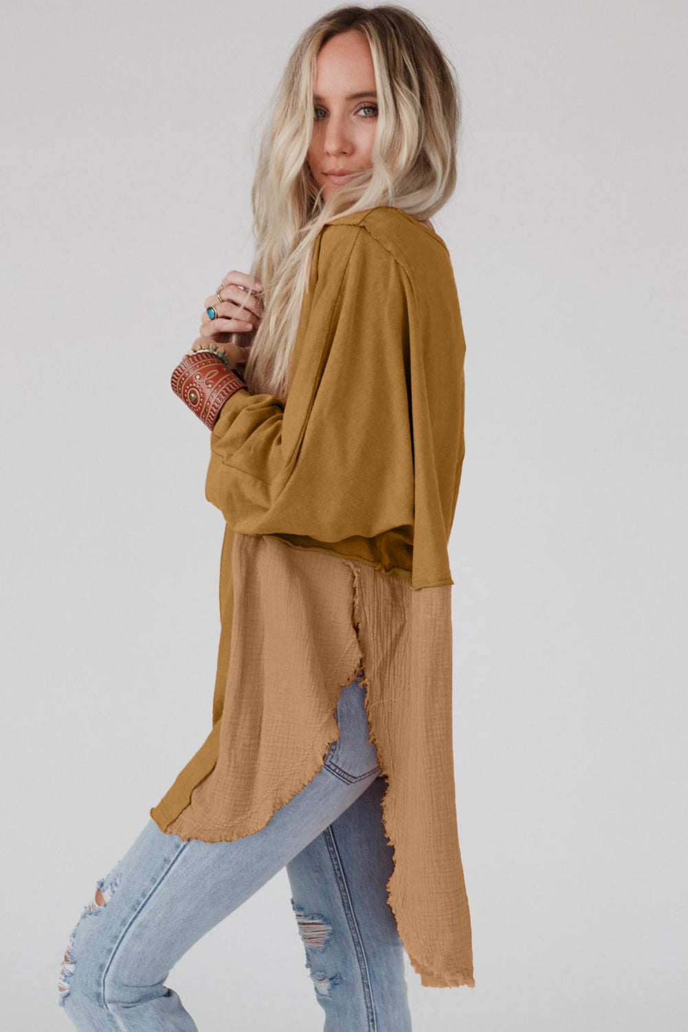 Camel gekreukelde splitsen ruwe zoom hoge lage oversized blouse