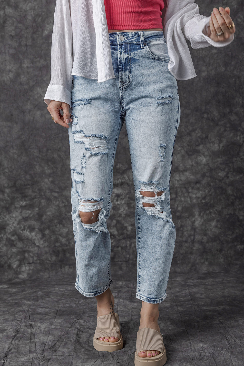 Hemelsblauwe, lichte wassing, gerafelde slim-fit jeans met hoge taille