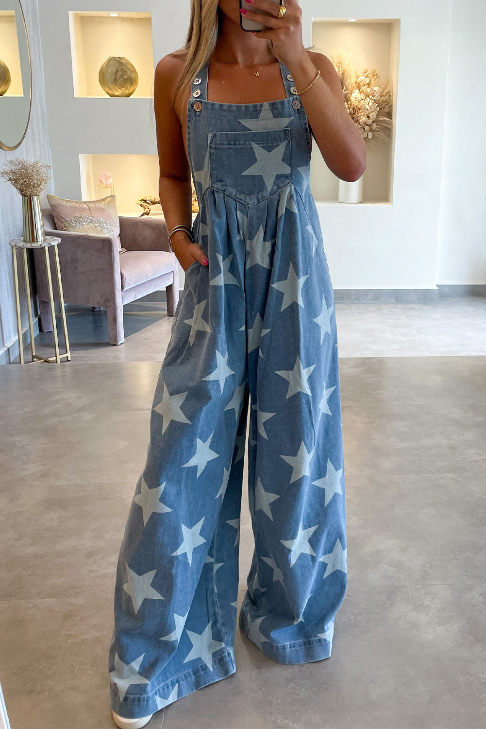 Denim overall met sterrenprint en bandplooi met wijde pijpen en knoopsluiting