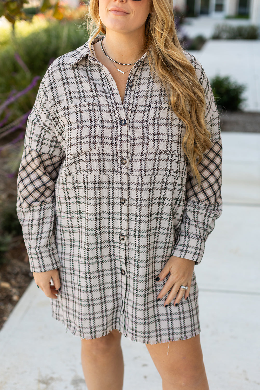 Witte streep plus maat plaid knoopte rauwe zoom tuniek shirt jurk