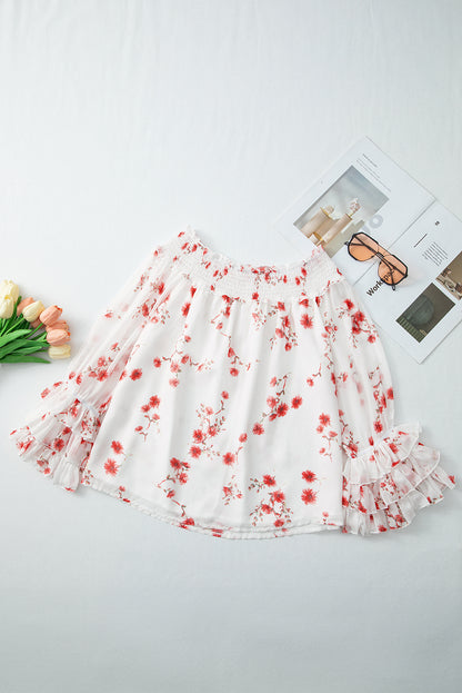 Witte blouse met bloemenprint, geplooide off-shoulder en geplooide mouwen