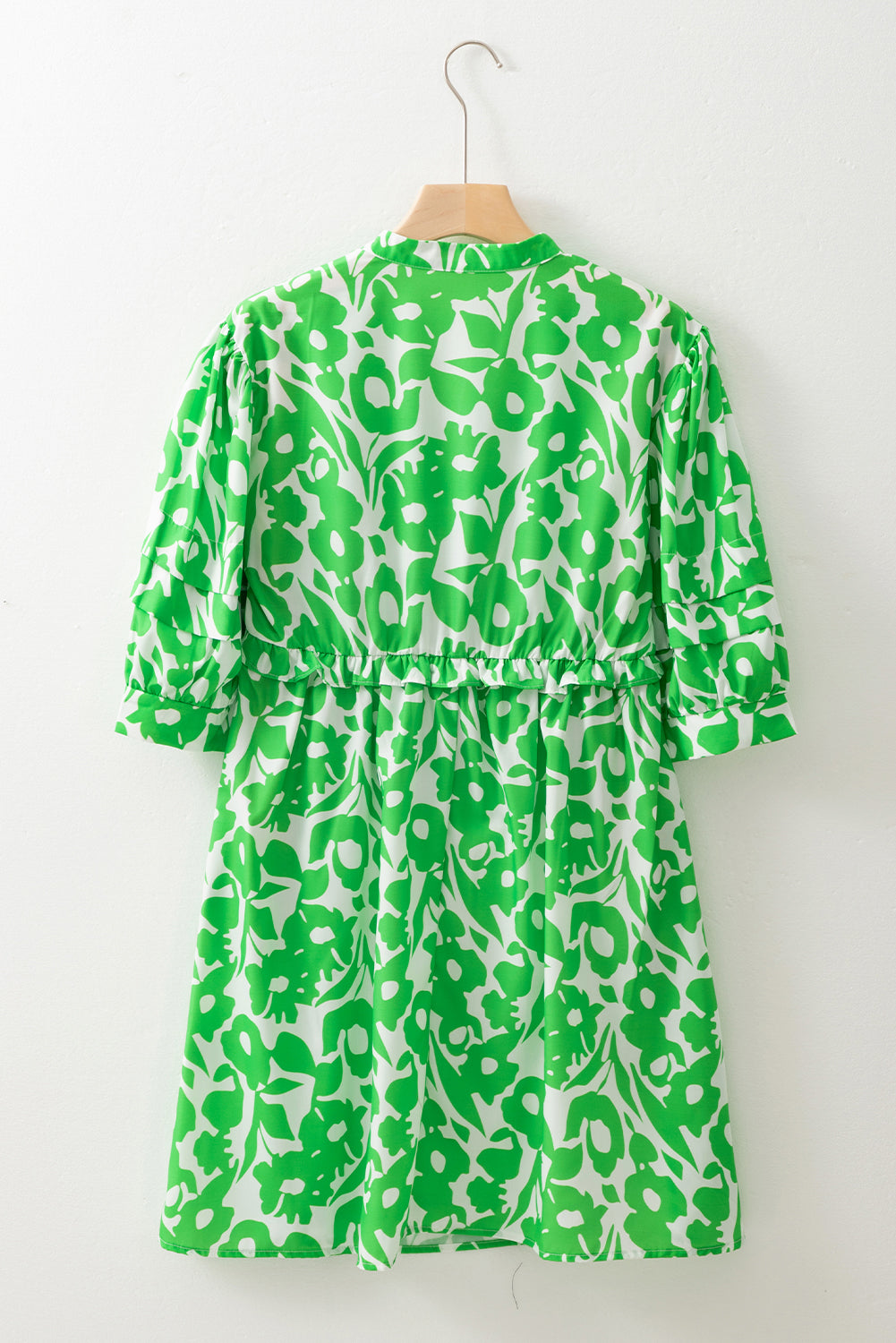 Groene bloemenprint Buff halve mouw v nek babydoll jurk