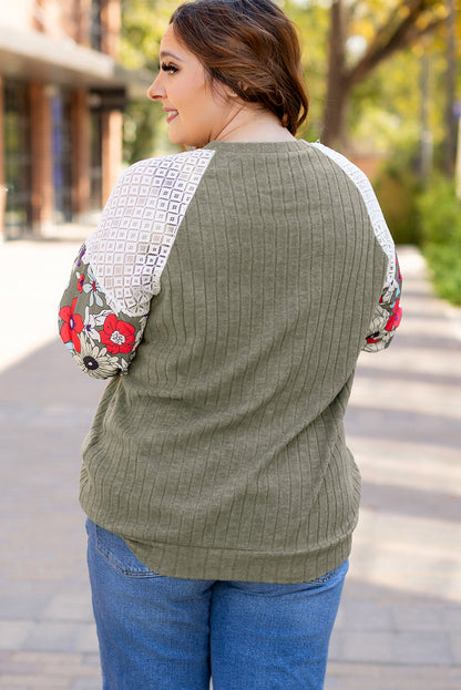 Wijngaardgroen Plus Size Getextureerde Bloemen Patchwork Raglan Mouw Blouse