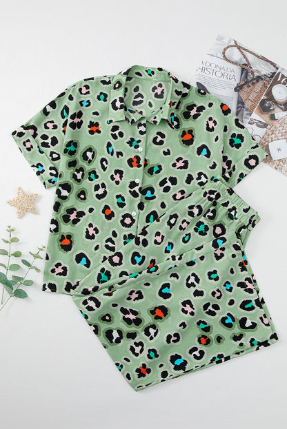 Groene luipaardprint shirt met korte mouwen en brede pootbroek set