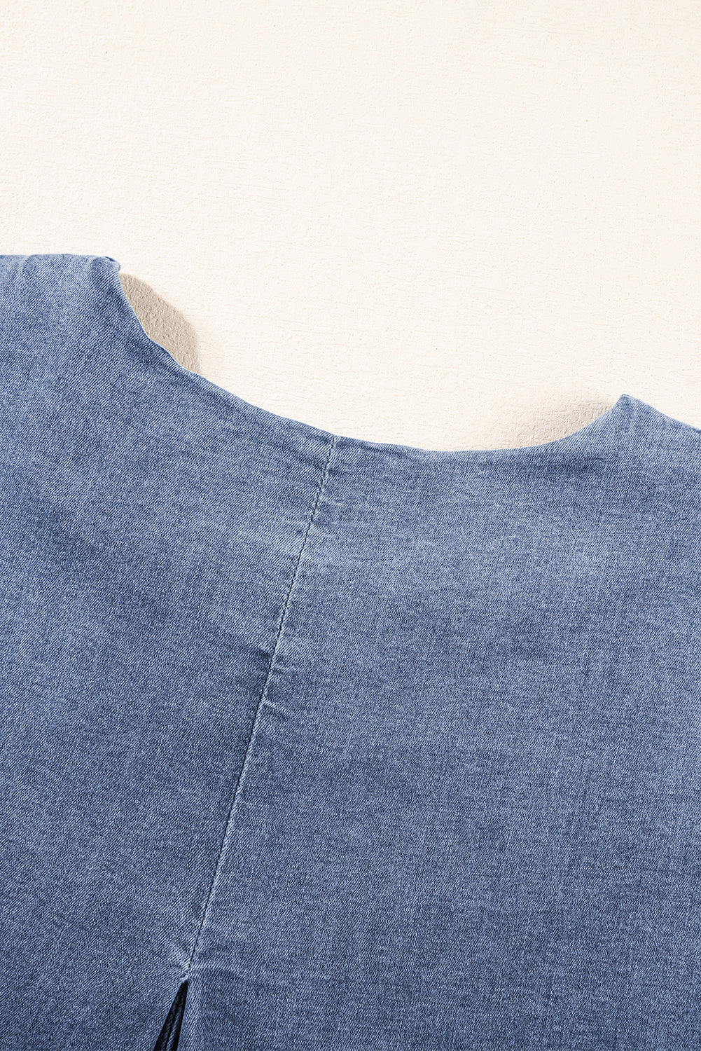 Lichtblauwe denim T-shirt met omslagmouwen, elastische shorts