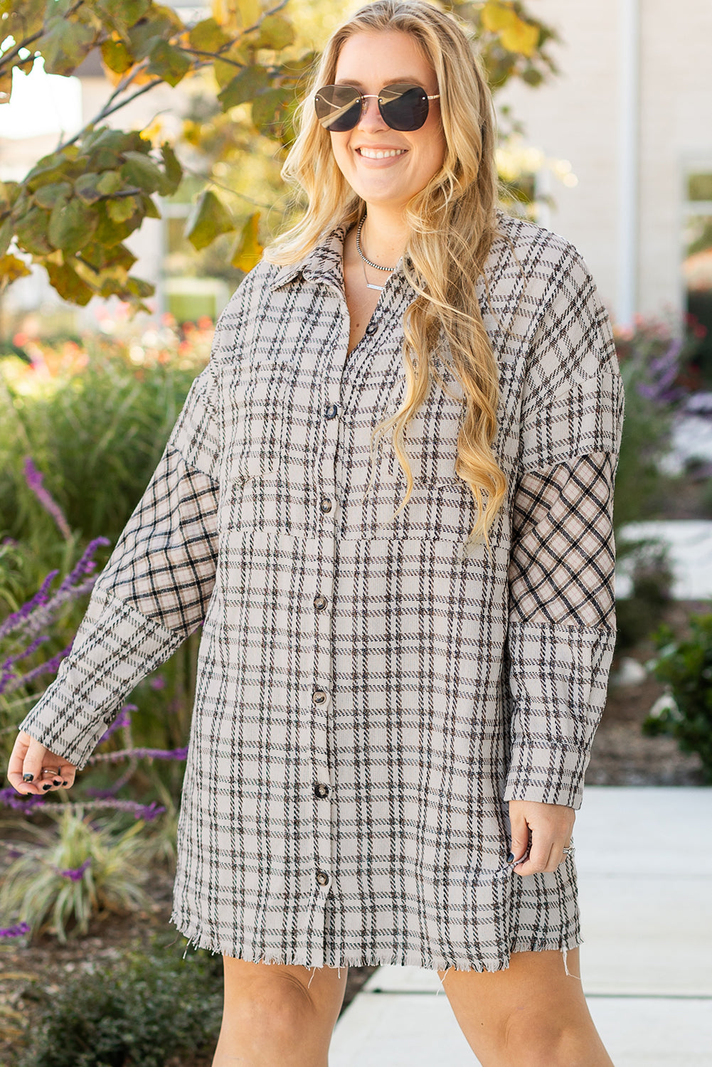 Witte streep plus maat plaid knoopte rauwe zoom tuniek shirt jurk